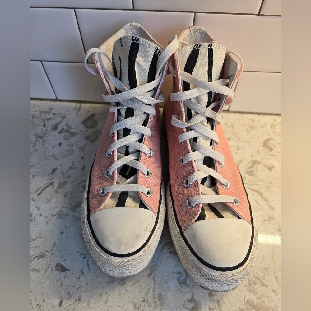 Converse Pink & White, Zebra Print Detail. 1" Platform High-Top Sneakers. W8/M6